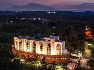 Keindahan Masjid Kapal