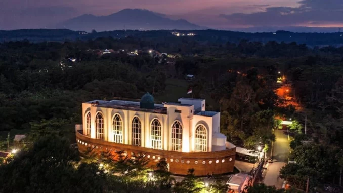 Keindahan Masjid Kapal
