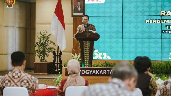 Pengelolaan Sampah di DIY Pengelolaan Sampah di DIY