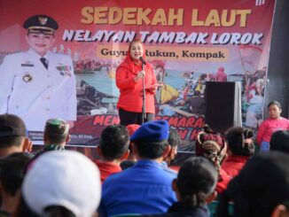Sedekah Laut Larung Sesaji