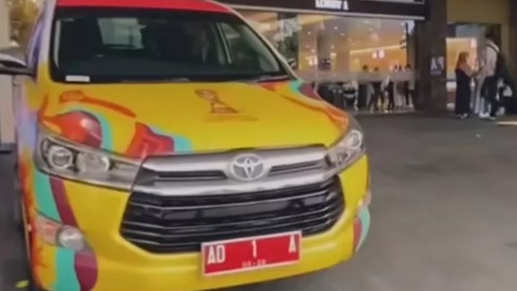 Mobil Dinas Gibran Diparkir di Solo Paragon Mall: Festival Kuliner Pecinan Nusantara Berlangsung