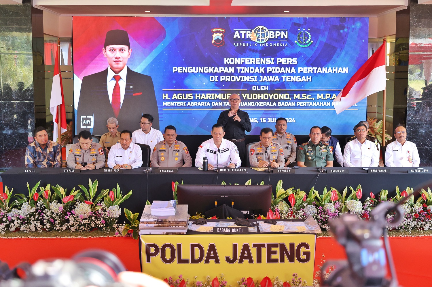 Konferensi pers kasus mafia tanah di Mapolda Jawa Tengah, Semarang, Senin (15/7/2024). (Dokumentasi Humas DPRD Jateng)