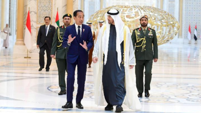 President Jokowi was welcomed by the President of the United Arab Emirates, Mohamed bin Zayed Al Nahyan (MBZ) at Qasr Al Watan, 17 July 2024. (Dok.presiri.go.id)