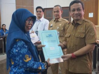 Penyerahan 117 SK Kenaikan Pangkat dan 12 SK Purna Tugas oleh Walikota Pekalongan