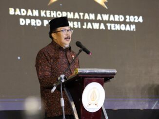 Malam Penganugerahan BK Award 2024 DPRD Jateng: Menghargai Kedisiplinan dan Kinerja Anggota Dewan
