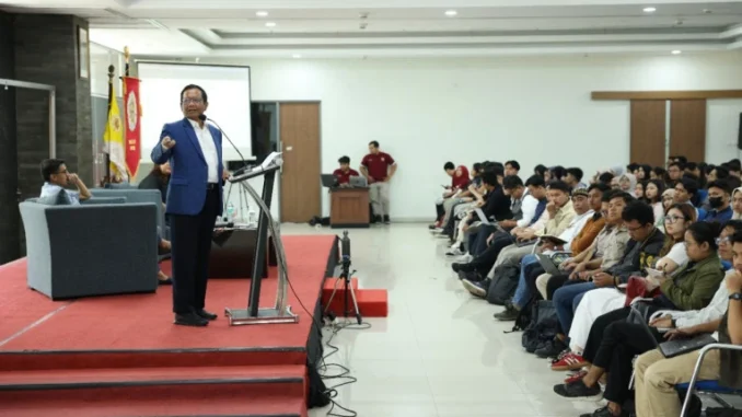 Kuliah Umum Prof. Mahfud MD di UGM Harapan untuk Demokrasi dan Hukum di Indonesia