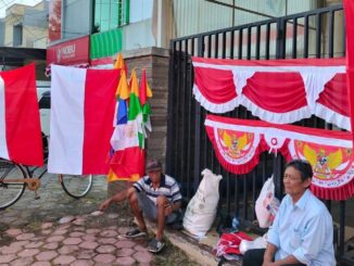 Peningkatan Penjualan Bendera Menyambut HUT RI ke-79 di Kota Pekalongan