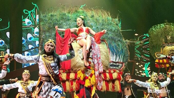 Penyanyi Yura Yunita memberikan penampilan memukau pada acara Pagelaran Sabang Merauke The Indonesian Broadway 2024