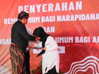 Peringati HUT ke-79 RI, Pj Gubernur Jateng Serahkan Remisi 7.953 Warga Binaan