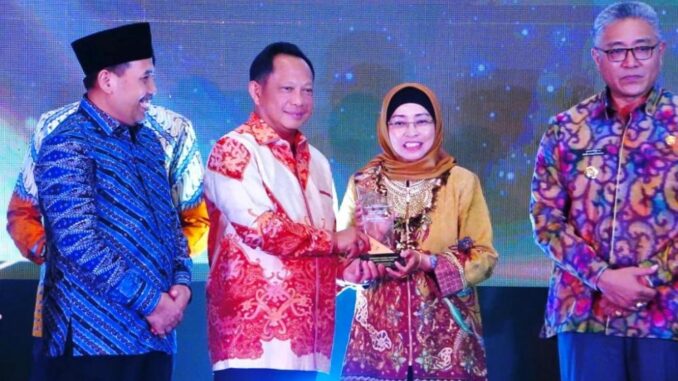 Prestasi Pj Bupati Batang, Lani Dwi Rejeki, Raih Penghargaan Apresiasi Kinerja Total