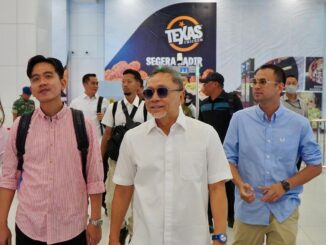 Raffi Ahmad Mendampingi Wakil Presiden terpilih Gibran Rakabuming Raka dan Menteri Perdagangan, Zulkifli Hasan dalam rangka Kunjungan bertemu dengan para pelaku Usaha Mikro, Kecil, dan Menengah (UMKM)