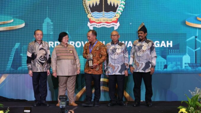 DPRD Jateng Raih Penghargaan Green Leadership Nirwasita Tantra 2023