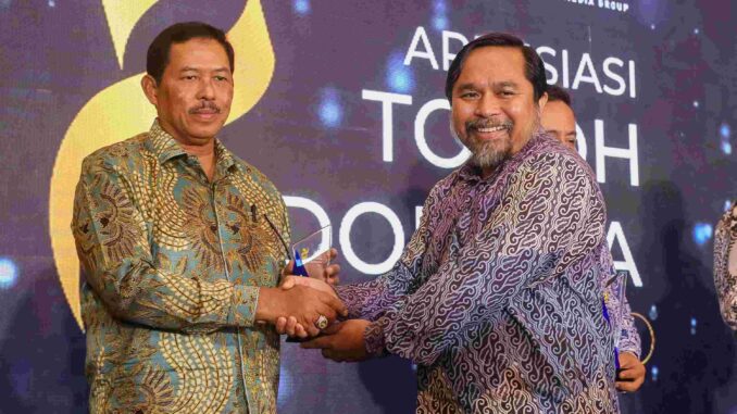 Nana Sudjana Raih Penghargaan pada Apresiasi Tokoh Indonesia 2024 Nana Sudjana Raih Penghargaan pada Apresiasi Tokoh Indonesia 2024