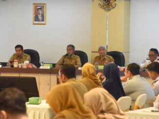 Sekretaris Daerah Provinsi Jawa Tengah, Sumarno saat rapat koordinasi Mudik dan Balik Rantau Gratis Jateng 2025 di Gedung C Setda Jateng, Senin, 7 Oktober 2024. (Dokumentasi Humas Pemprov Jateng)