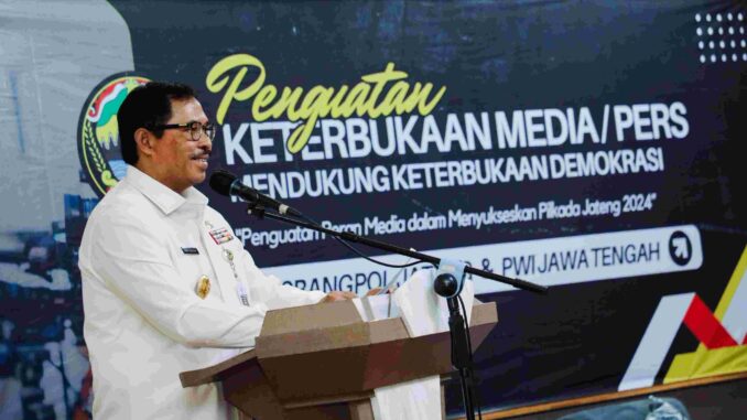 Pj Gubernur Jawa Tengah, Nana Sudjana dalam kegiatan Penguatan Keterbukaan Media/Pers dalam Mendukung Keterbukaan Demokrasi di Front One HK Hotel, Kota Semarang, pada Rabu, 30 Oktober 2024 (dokumentasi Humas Pemprov Jateng)