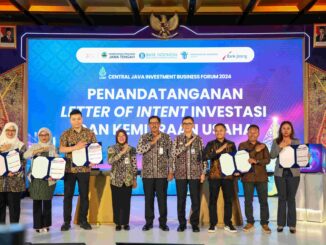 Foto Bersama dalam kegiatan Central Java Investment Business Forum (CJIBF) 2024 di Kawasan Industri Terpadu Batang (KITB) pada Selasa, 29 Oktober 2024. (Dokumentasi Humas Pemrov Jateng)