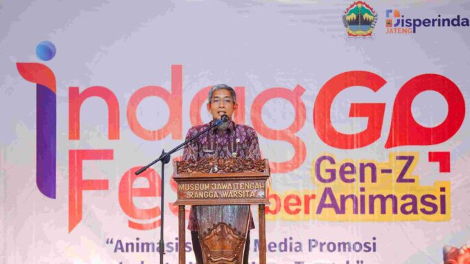 Penghargaan dalam menumbuhkembangkan industri kreatif digital diberikan Sekretaris Sekda (Sekda) Provinsi Jateng, Sumarno kepada penerima di Museum Ronggowarsito Semarang, Selasa, 29 Oktober 2024 (Dokumentasi Humas Pemprov Jateng)