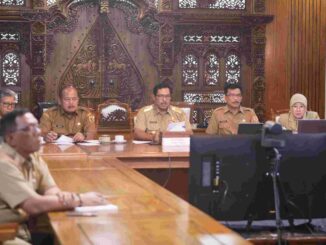 Pj Gubernur Jawa Tengah, Nana Sudjana saat paparan penilaian IGA 2024 secara daring di Pendopo Kabupaten Jepara pada Senin, 28 Oktober 2024. (Dokumentasi Humas Pemprov Jateng)