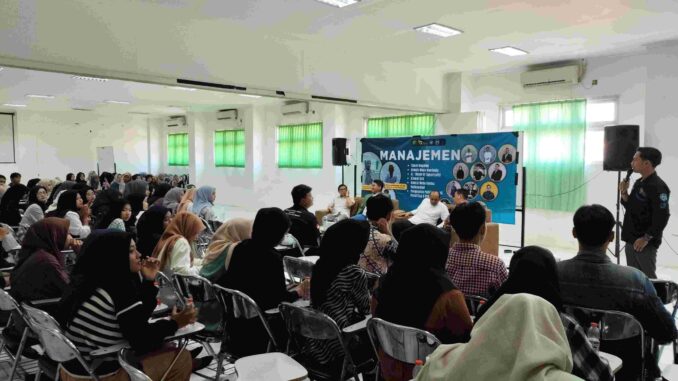 Program Studi S1 Manajemen, Universitas Wahid Hasyim, menyelenggarakan acara "Aswaja Muda Cerdas Berinvestasi" yang bertujuan untuk membekali para mahasiswa dengan pengetahuan dan keterampilan dasar di bidang investasi. Acara ini berlangsung pada tanggal 26 Oktober 2024