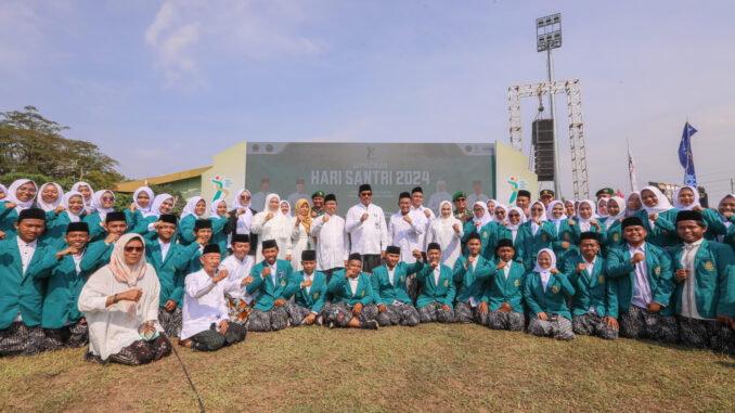 Peringatan Hari Santri Nasional (HSN) ke-10 tingkat Provinsi Jawa Tengah di Lapangan Kridosono, Kabupaten Blora, Selasa, 22 Oktober 2024. (Dokumentasi Humas Pemprov Jateng)