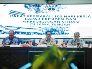 Rapat evaluasi kinerja Organisasi Perangkat Daerah (OPD) Pemprov Jateng dan persiapan program 100 hari kerja Presiden di Kantor Gubernur Jawa Tengah, Jumat, 1 November 2024. (Dokumentasi Humas Pemprov Jateng)