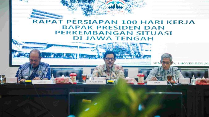 Rapat evaluasi kinerja Organisasi Perangkat Daerah (OPD) Pemprov Jateng dan persiapan program 100 hari kerja Presiden di Kantor Gubernur Jawa Tengah, Jumat, 1 November 2024. (Dokumentasi Humas Pemprov Jateng)