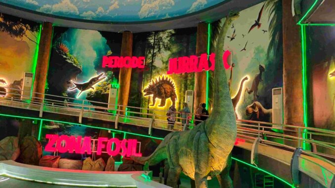 Tarik Wahana Dinosaurus Interaktif Taman Pintar Yogyakarta (Dokumentasi Humas Pemkot Jogja)