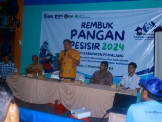 BERI SAMBUTAN: Wakil Ketua DPRD Jateng Mohammad Saleh saat memberi sambutan pada acara Rembug Pangan Pesisir 2024 di Pedopo Wisata Bening Ulujami Kabupaten pemalang, Senin (9/12). (Dok. joss)