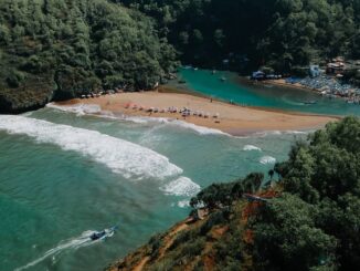 Pantai Baron, desa Kemadang, kec Tanjungsari, Gunungkidul, Yogyakarta