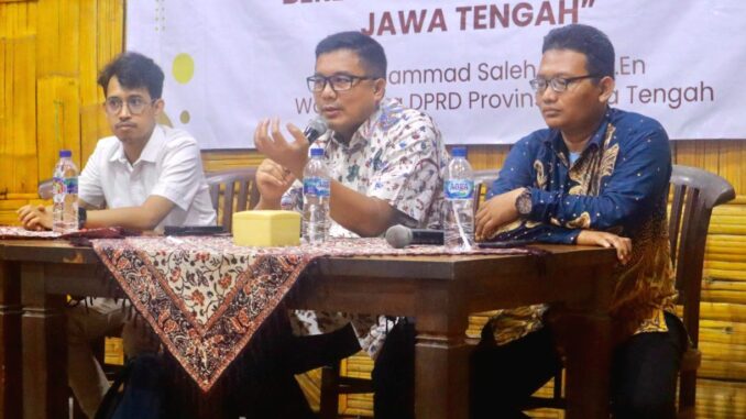 Wakil Ketua DPRD Provinsi Jawa Tengah, Mohammad Saleh dalam acara kegiatan Fokus Grup Discussion (FGD) pegiat sampah di kabupaten Pemalang, 18/01/2025