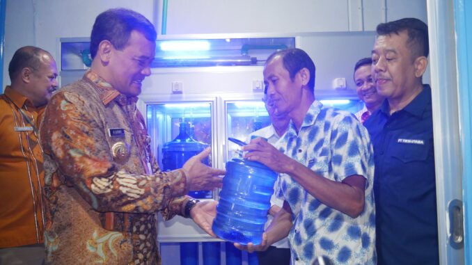 Gubernur Jawa Tengah Ahmad Luthfi saat acara peresmian program desalinasi Rusunawa Slamaran, Kota Pekalongan, Selasa (25/3/2025).