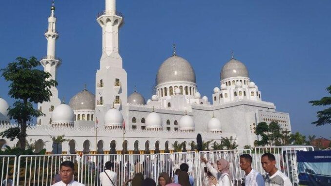 Masjid Raya Sheikh Zayed, Solo