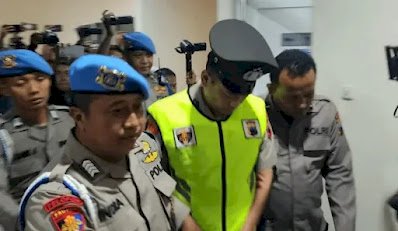 Anggota Polrestabes Semarang, Aipda Robig Zaenudin,