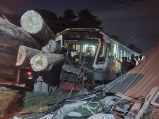 Asisten Masinis KA Jenggala Tewas Truk Trobos Perlintasan