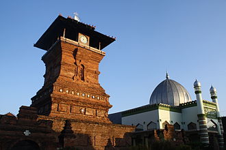 330px-Masjid_Menara_Kudus
