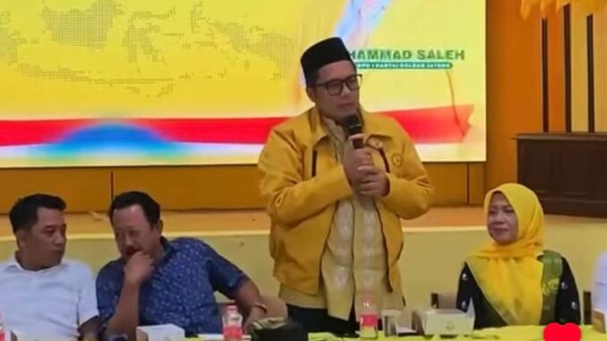 Ketua DPD Partai Golkar Jawa Tengah Mohammad Saleh dalam acara silaturahmi dan pengajian bersama ibu-ibu majelis taklim Al-Hidayah Kabupaten Boyolali di Aula DPD I Partai Golkar Jalan Kyai Saleh Nomor 1, Kota semarang (12/10/2025)