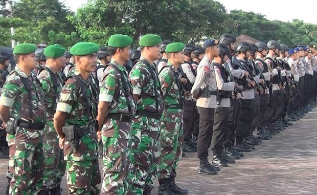 828-personel-gabungan-dikerahkan-pada-libur-panjang-maulid-nabi-di-cirebon-jyk