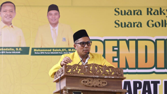 Ketua DPD Partai Golkar Jawa Tengah, Mohammad Saleh saat sambutan menghadiri Rapat Koordinasi Pimdes DPD Partai Golkar Kabupaten Purworejo di Gedung Jati Indah, Purworejo, Kamis (10/7/2025).