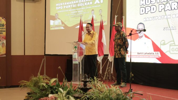 Ketua Golkar Brebes, Teguh Wahid Turmudi saat memberikan sambutan dalam acara Musyawarah Daerah (Musda) XI di Balroom Hotel Grand Dian Brebes, Kamis (28/8/2025).