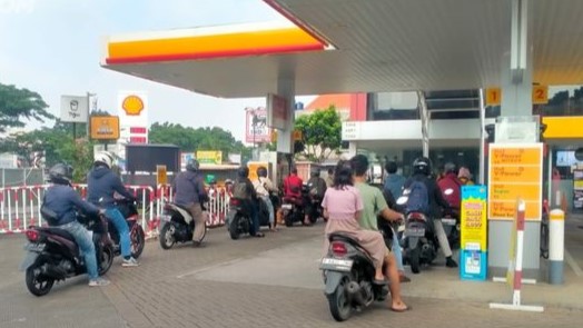 Ilustrasi, Antrean di SPBU Swasta
