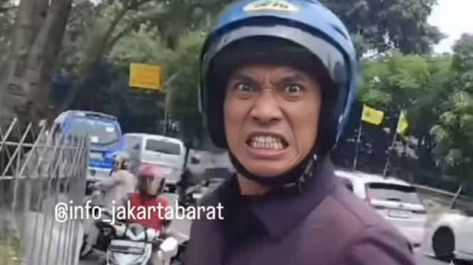 VIRAL Video Oknum TNI AL Pukul Pengemudi Ojol – “Dia Mepet-Mepet Mau Nabrak, Terus Ngamuk” (Ilustrasi, Tangkapan Layar)