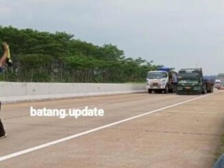 Viral! Bocah Hadang Kendaraan di Tol Batang–Semarang