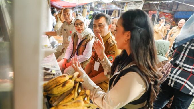 Harga bahan pokok naik jelang Nataru, Gubernur Ahmad Luthfi meninjau pasar dan siapkan langkah stabilisasi agar harga tetap terjangkau.