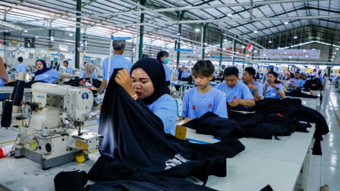 Revitalisasi pabrik garmen di Pemalang kembali beroperasi dan menyerap 1.500 tenaga kerja.