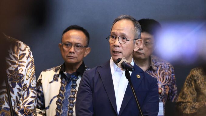 OJK Terapkan Free Float Minimum 15% untuk Seluruh Emiten BEI