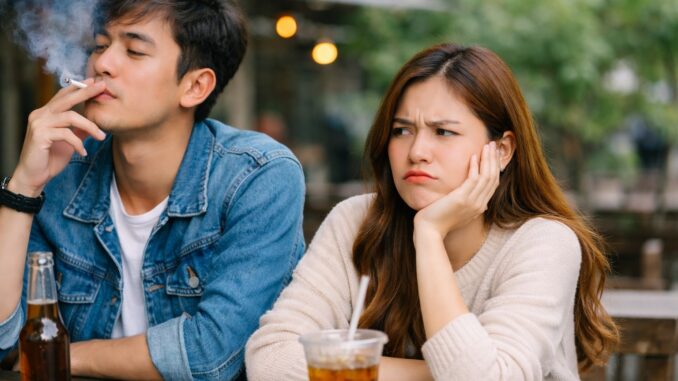 Pacaran dengan Perokok Ternyata Bukan Cuma Soal Bau Asap, Ini Kata Menkes