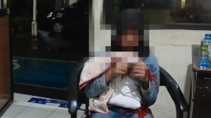 Viral Bocah 11 Tahun Jalan Kaki 9 Km Demi Temui Nenek Viral Bocah 11 Tahun Jalan Kaki 9 Km Demi Temui Nenek