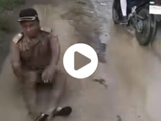 Viral Video Sragen: Kades Mandi Lumpur di Jalan Rusak