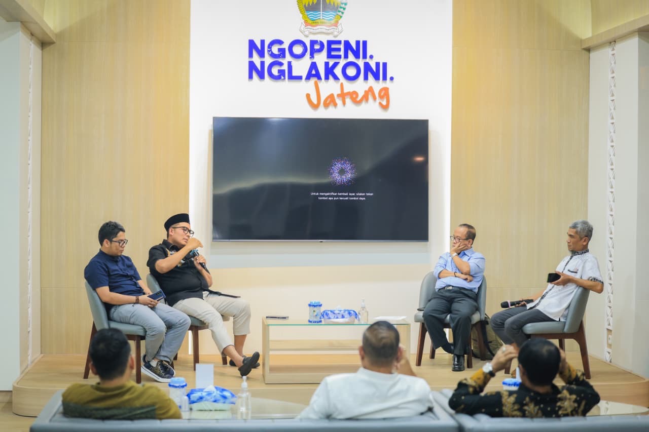 Wakil Ketua DPRD Jateng Mohammad Saleh menilai kinerja pemerintahan Luthfi–Yasin memuaskan berdasarkan RPJMD. Ia dorong pemerataan pembangunan dan penguatan PAD melalui optimalisasi aset daerah serta BUMD.
