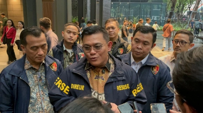Penggeledahan toko emas Nganjuk dan rumah di Surabaya oleh Bareskrim Polri terkait dugaan TPPU emas ilegal senilai Rp 25,8 triliun periode 2019-2025 Penggeledahan toko emas Nganjuk dan rumah di Surabaya oleh Bareskrim Polri terkait dugaan TPPU emas ilegal senilai Rp 25,8 triliun periode 2019-2025